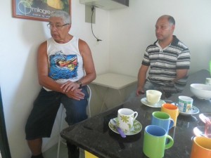 Encontro já reuniu visitantes assíduos do jornal, entre eles o militar reformado Eraldo Ferreira, o Guerreiro (esquerda) e o jornalista e representante de vendas Gilmar Franco Tibúrcio (Foto: Arquivo)