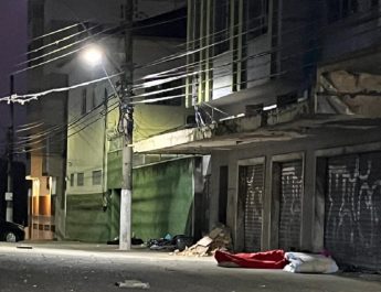 Abandonado, Cine Vitória corre risco de virar alojamento